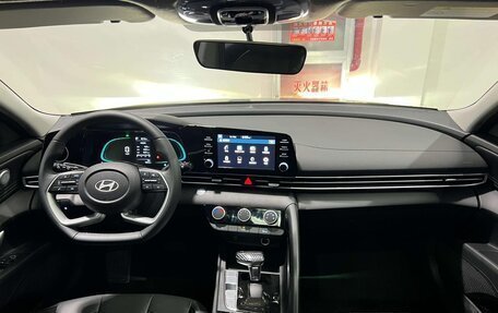 Hyundai Elantra, 2023 год, 1 744 700 рублей, 12 фотография