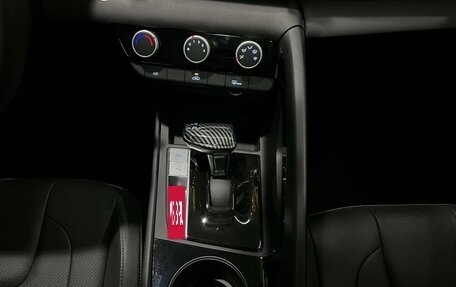 Hyundai Elantra, 2023 год, 1 744 700 рублей, 16 фотография
