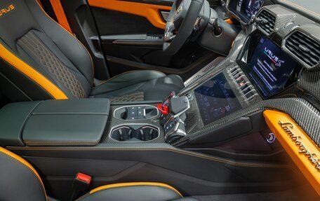 Lamborghini Urus I, 2023 год, 35 900 000 рублей, 26 фотография