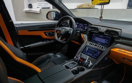 Lamborghini Urus I, 2023 год, 35 900 000 рублей, 25 фотография