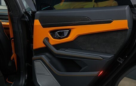 Lamborghini Urus I, 2023 год, 35 900 000 рублей, 34 фотография
