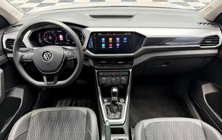 Volkswagen T-Cross I, 2022 год, 1 179 200 рублей, 12 фотография