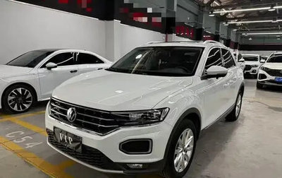 Volkswagen T-Roc I, 2023 год, 1 730 000 рублей, 1 фотография