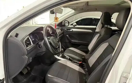 Volkswagen T-Roc I, 2023 год, 1 730 000 рублей, 8 фотография