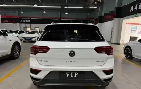 Volkswagen T-Roc I, 2023 год, 1 730 000 рублей, 5 фотография