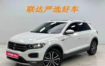 Volkswagen T-Roc I, 2023 год, 1 960 000 рублей, 1 фотография