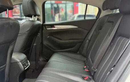 Mazda 6, 2022 год, 2 300 000 рублей, 13 фотография