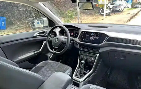 Volkswagen T-Cross I, 2023 год, 1 790 000 рублей, 8 фотография