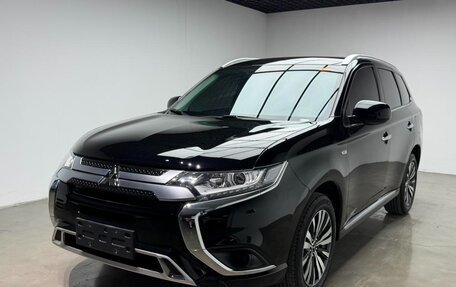 Mitsubishi Outlander III рестайлинг 3, 2022 год, 2 200 005 рублей, 1 фотография