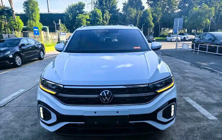 Volkswagen T-Roc I, 2023 год, 1 700 111 рублей, 2 фотография