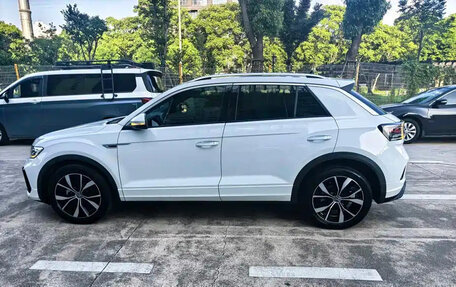 Volkswagen T-Roc I, 2023 год, 1 700 111 рублей, 7 фотография