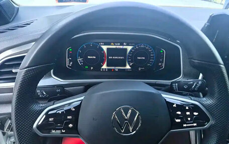 Volkswagen T-Roc I, 2023 год, 1 700 111 рублей, 12 фотография