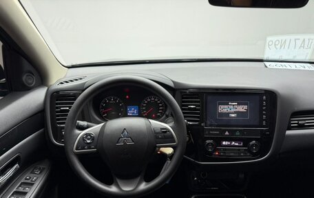 Mitsubishi Outlander III рестайлинг 3, 2022 год, 2 200 005 рублей, 9 фотография
