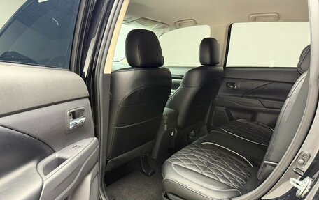 Mitsubishi Outlander III рестайлинг 3, 2022 год, 2 200 005 рублей, 13 фотография