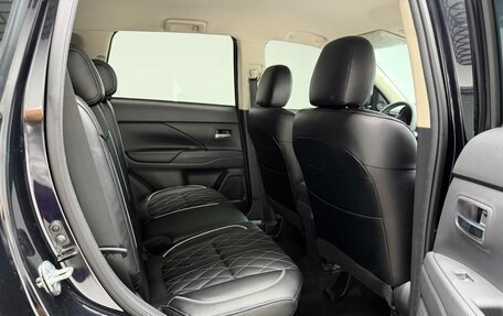 Mitsubishi Outlander III рестайлинг 3, 2022 год, 2 200 005 рублей, 15 фотография