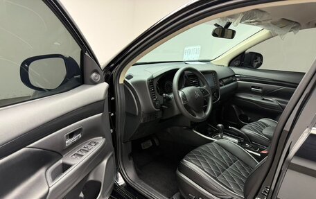 Mitsubishi Outlander III рестайлинг 3, 2022 год, 2 200 005 рублей, 18 фотография