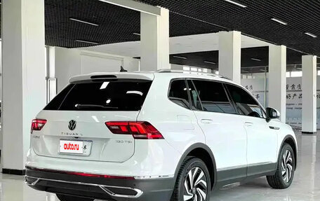 Volkswagen Tiguan II, 2022 год, 2 530 000 рублей, 5 фотография
