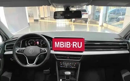 Volkswagen Tiguan II, 2022 год, 2 530 000 рублей, 12 фотография