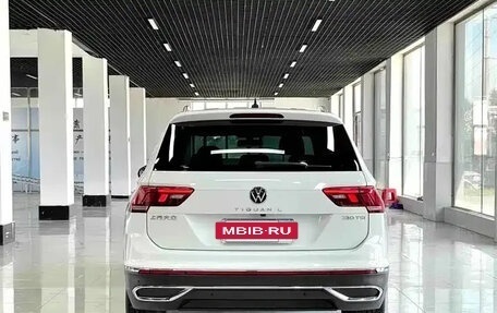Volkswagen Tiguan II, 2022 год, 2 530 000 рублей, 4 фотография
