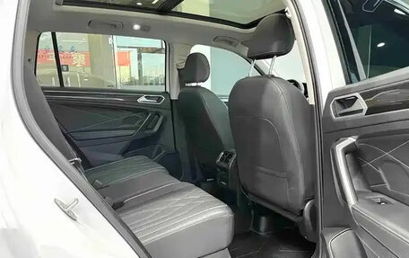 Volkswagen Tiguan II, 2022 год, 2 530 000 рублей, 21 фотография