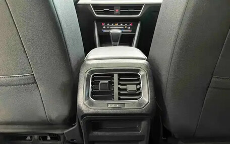 Volkswagen Tiguan II, 2022 год, 2 530 000 рублей, 19 фотография