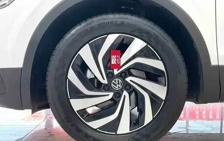 Volkswagen Tiguan II, 2022 год, 2 530 000 рублей, 17 фотография