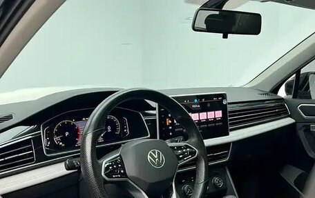 Volkswagen Tiguan II, 2022 год, 2 570 000 рублей, 9 фотография