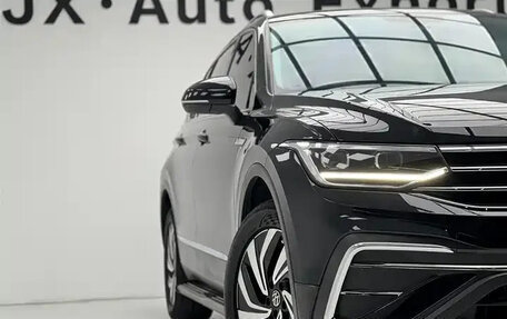 Volkswagen Tiguan II, 2022 год, 2 570 000 рублей, 13 фотография