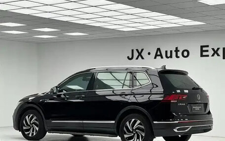 Volkswagen Tiguan II, 2022 год, 2 570 000 рублей, 16 фотография