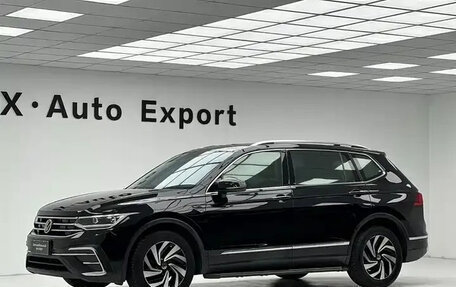 Volkswagen Tiguan II, 2022 год, 2 570 000 рублей, 6 фотография