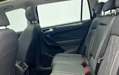 Volkswagen Tiguan II, 2022 год, 2 570 000 рублей, 10 фотография