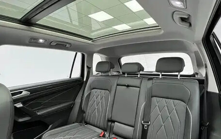 Volkswagen Tiguan II, 2022 год, 2 570 000 рублей, 19 фотография