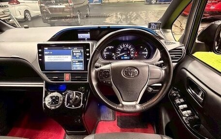 Toyota Noah III, 2019 год, 2 120 000 рублей, 19 фотография
