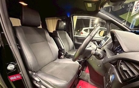 Toyota Noah III, 2019 год, 2 120 000 рублей, 13 фотография