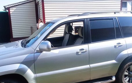 Toyota Land Cruiser Prado 120 рестайлинг, 2007 год, 1 350 000 рублей, 2 фотография