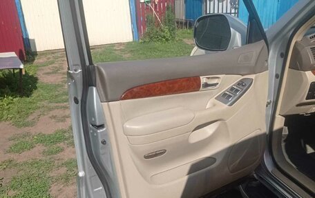 Toyota Land Cruiser Prado 120 рестайлинг, 2007 год, 1 350 000 рублей, 13 фотография