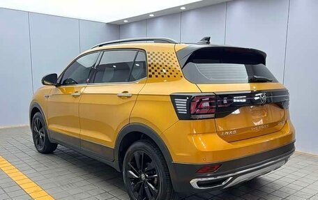 Volkswagen T-Cross I, 2022 год, 1 730 008 рублей, 6 фотография