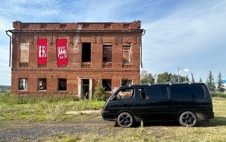 Toyota HiAce H100, 1991 год, 750 000 рублей, 4 фотография