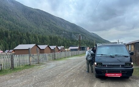 Toyota HiAce H100, 1991 год, 750 000 рублей, 12 фотография
