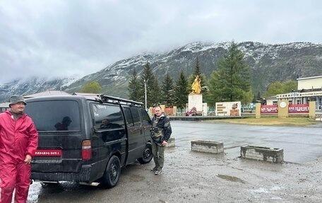 Toyota HiAce H100, 1991 год, 750 000 рублей, 16 фотография
