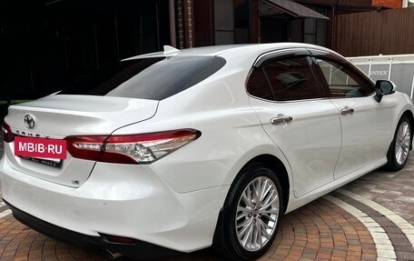 Toyota Camry, 2018 год, 2 490 000 рублей, 4 фотография