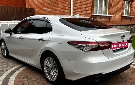 Toyota Camry, 2018 год, 2 490 000 рублей, 5 фотография