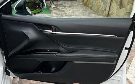 Toyota Camry, 2018 год, 2 490 000 рублей, 14 фотография
