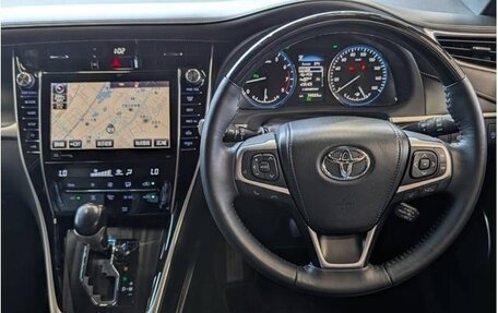 Toyota Harrier, 2017 год, 2 160 000 рублей, 14 фотография