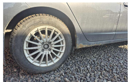 Honda Insight II рестайлинг, 2010 год, 400 000 рублей, 20 фотография