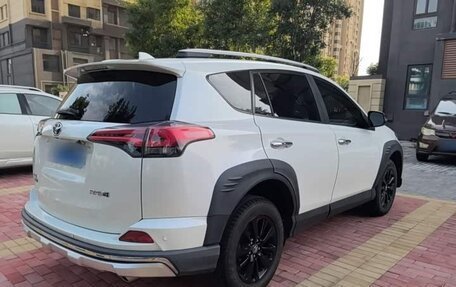 Toyota RAV4, 2019 год, 2 050 000 рублей, 5 фотография