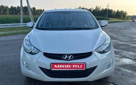 Hyundai Elantra V, 2012 год, 850 000 рублей, 1 фотография