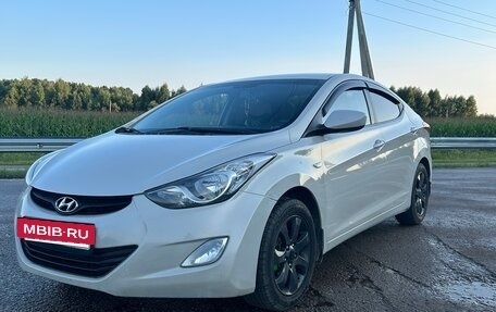 Hyundai Elantra V, 2012 год, 850 000 рублей, 3 фотография