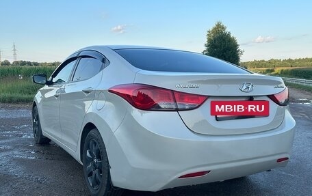 Hyundai Elantra V, 2012 год, 850 000 рублей, 4 фотография
