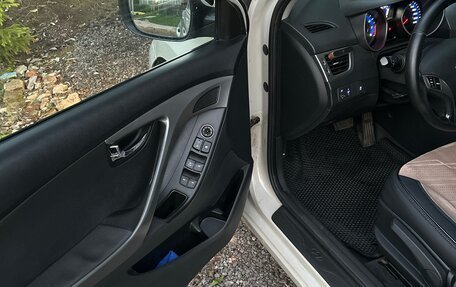 Hyundai Elantra V, 2012 год, 850 000 рублей, 8 фотография